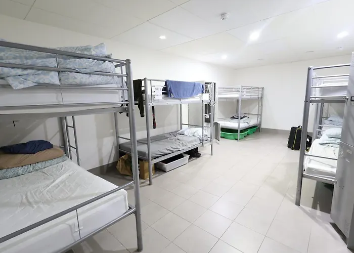 Perth City Backpackers Hostel - Note - Valid Passport Required To Check In